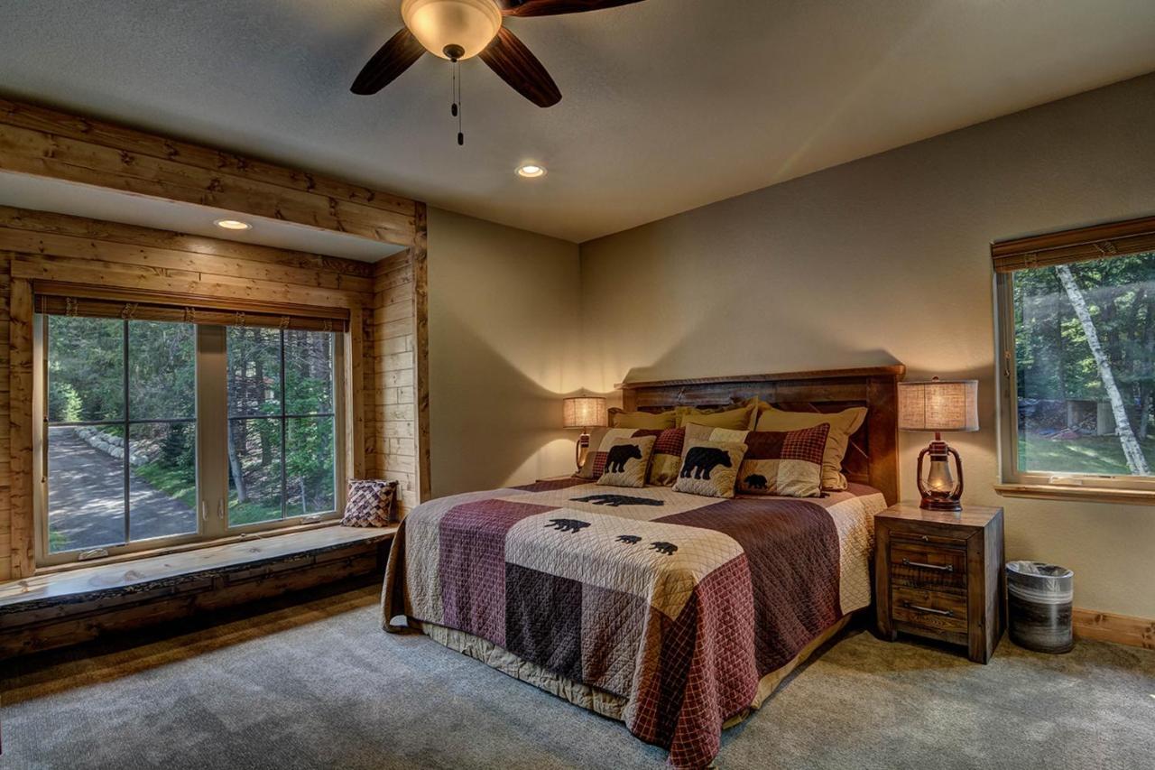 Whispering Pines Lodge: 9 Bedroom 伊格尔里弗 外观 照片