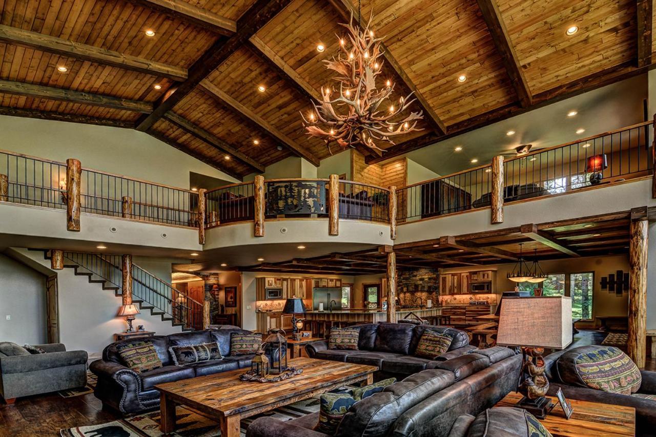Whispering Pines Lodge: 9 Bedroom 伊格尔里弗 外观 照片