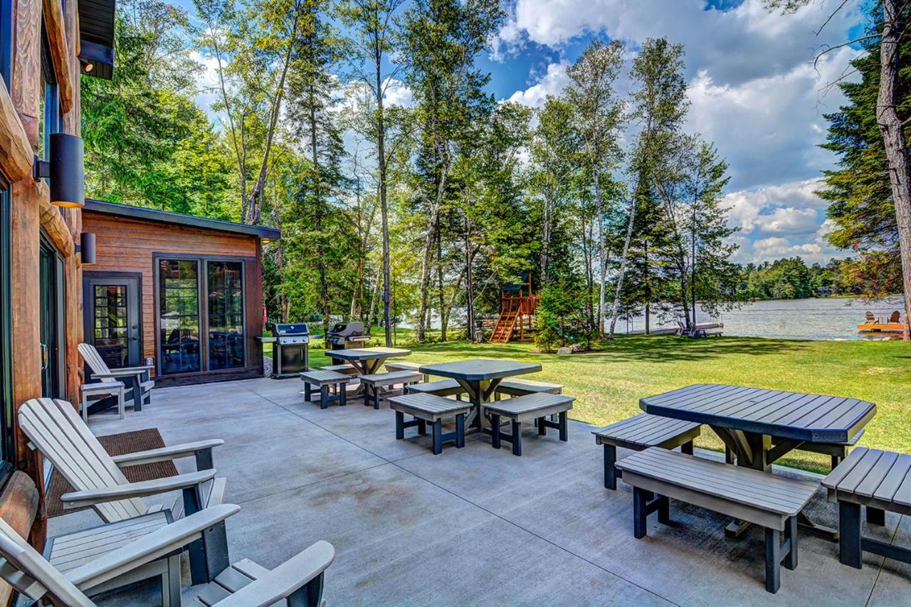 Whispering Pines Lodge: 9 Bedroom 伊格尔里弗 外观 照片