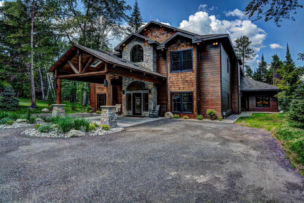 Whispering Pines Lodge: 9 Bedroom 伊格尔里弗 外观 照片